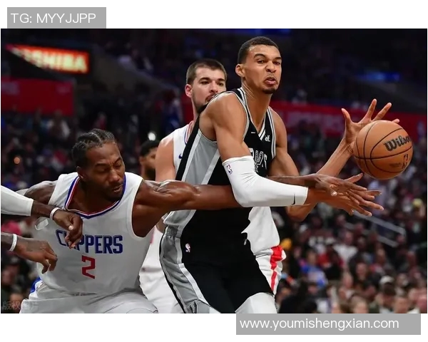 马刺与快船G4激战正酣谁能在季后赛中逆袭晋级决赛圈