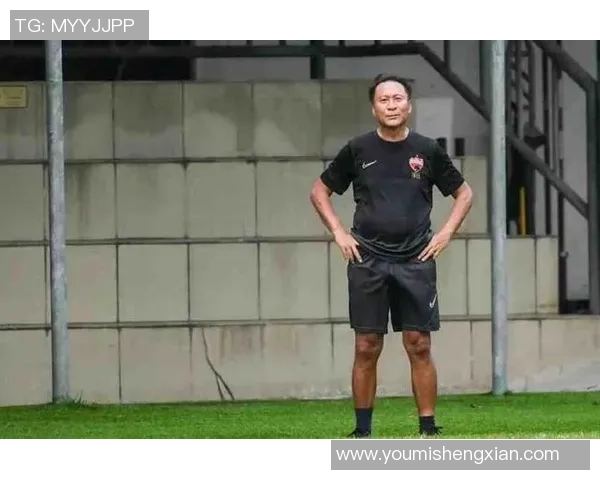 沈祥福的足球人生与执教之路：从球场传奇到教练风范的蜕变与探索