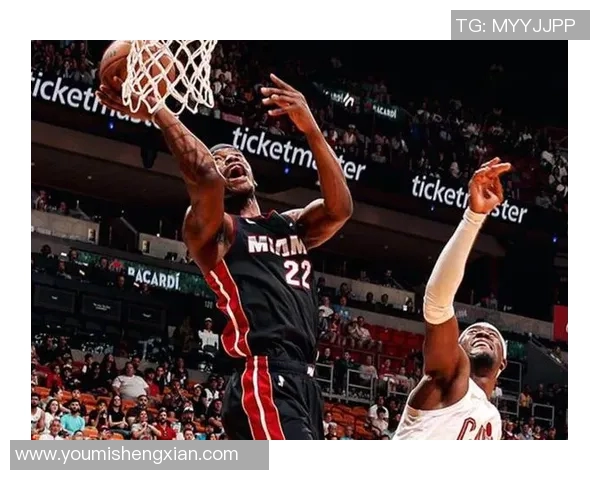 吉米巴特勒带领热火队奋勇争先展现领袖风范与团队精神