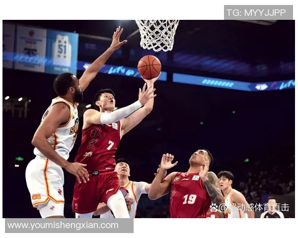 2016年CBA赛季首钢队与上海队激战回顾与精彩瞬间分析